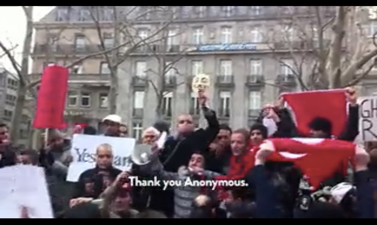 Libische rebellen die Anonymous bedanken voor de hulp